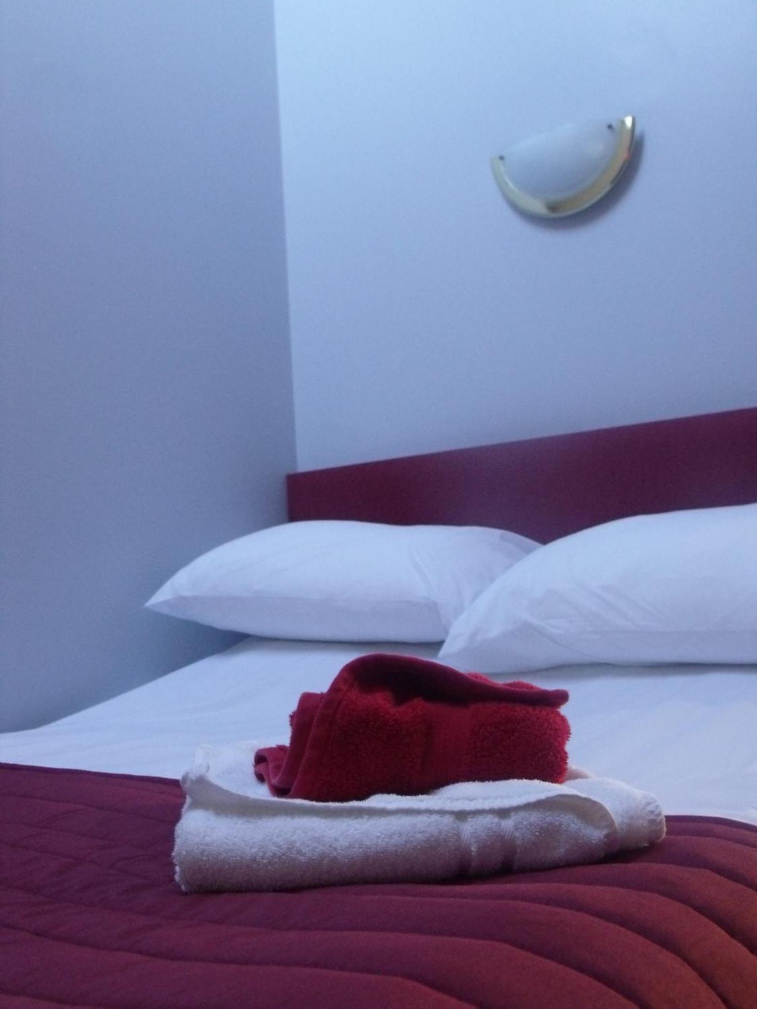 Отель Stag Coach House Carmel Номер фото