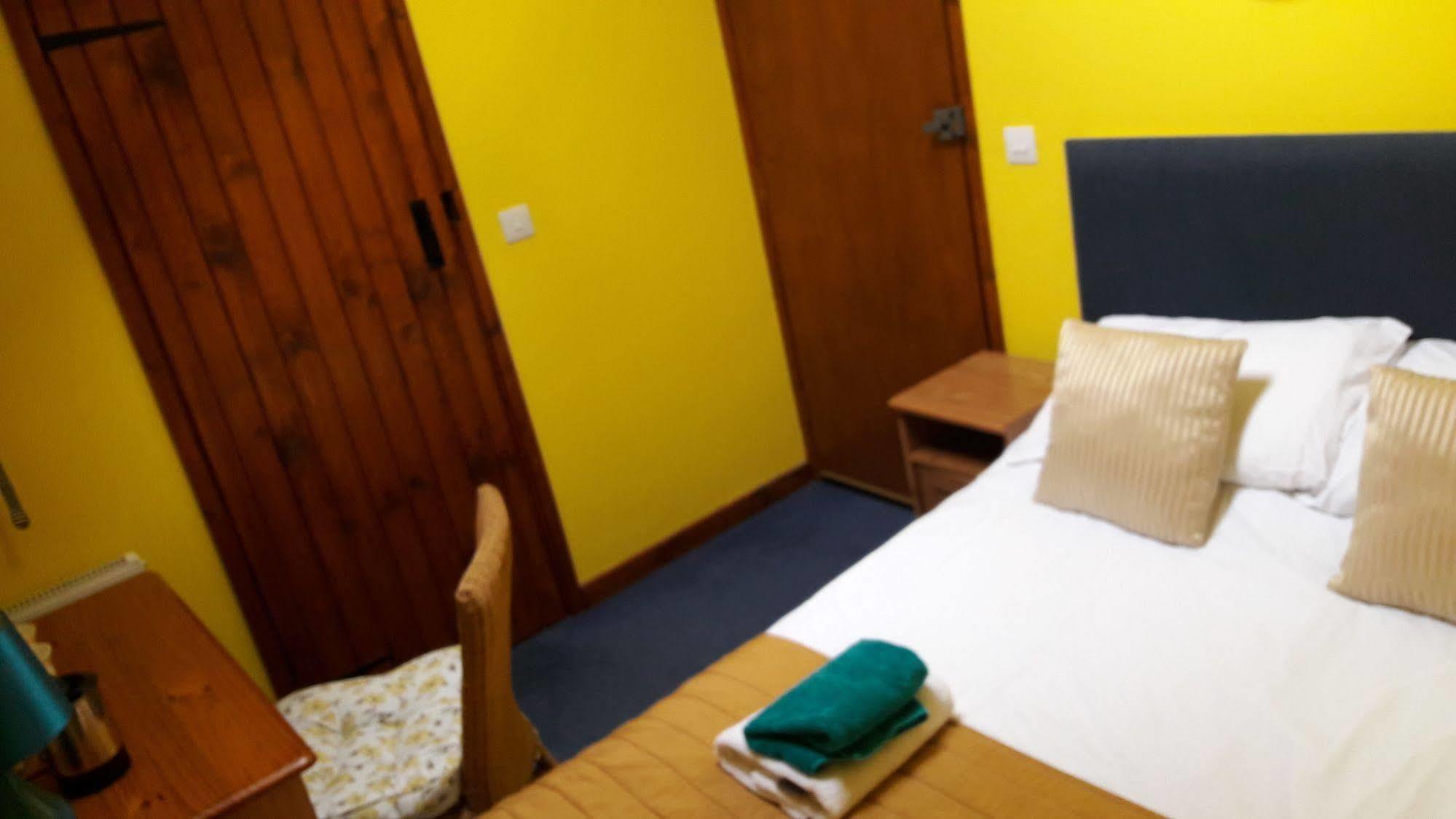 Отель Stag Coach House Carmel Экстерьер фото
